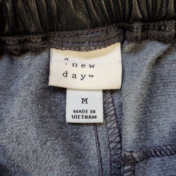 A New Day Women's High-Rise Faux Leather Tapered Ankle Pull-On Pants M - Picture 4 of 7